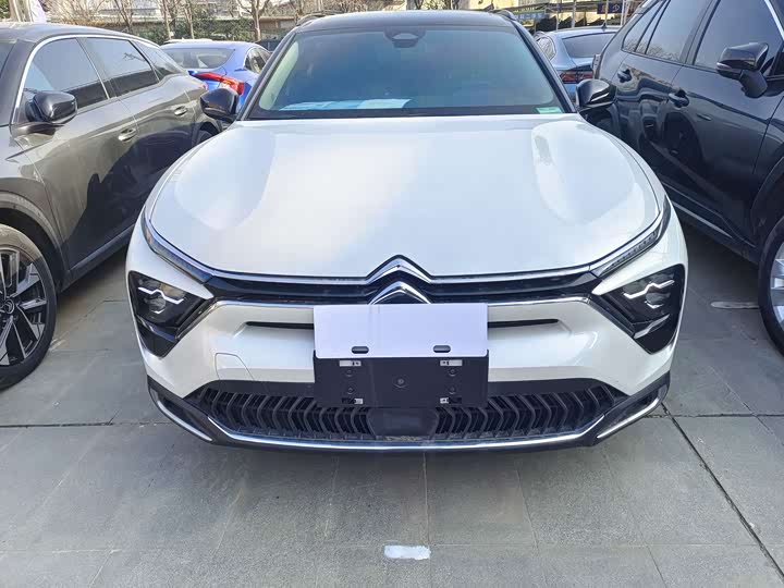 Фото 2 - Citroen C5 X