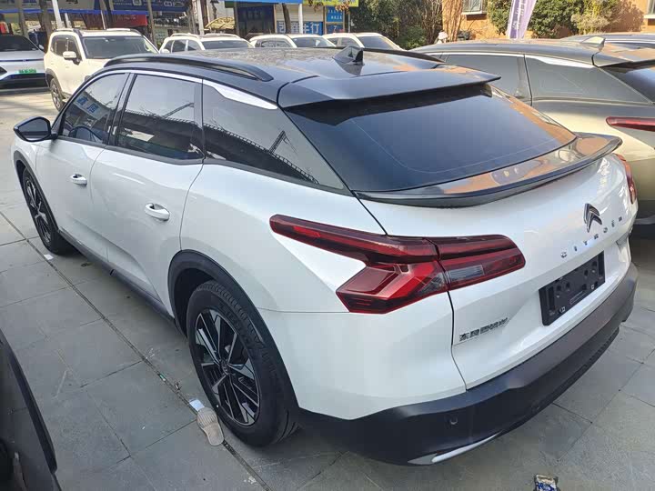 Фото 4 - Citroen C5 X