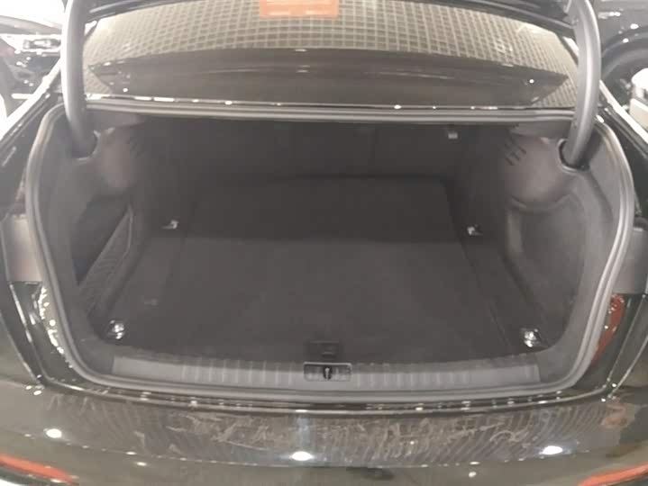 Фото 4 - Audi A6L