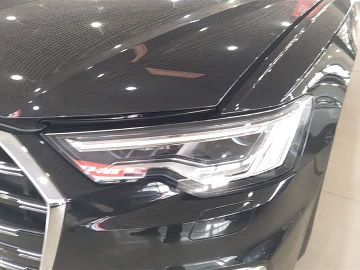 Фото 5 - Audi A6L