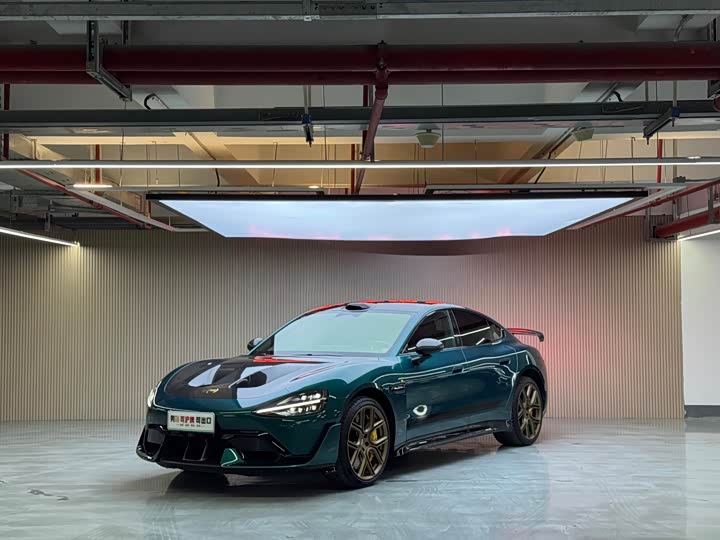 Фото 1 - Xiaomi SU7 Ultra