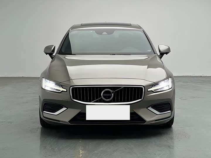 Фото 2 - Volvo S60