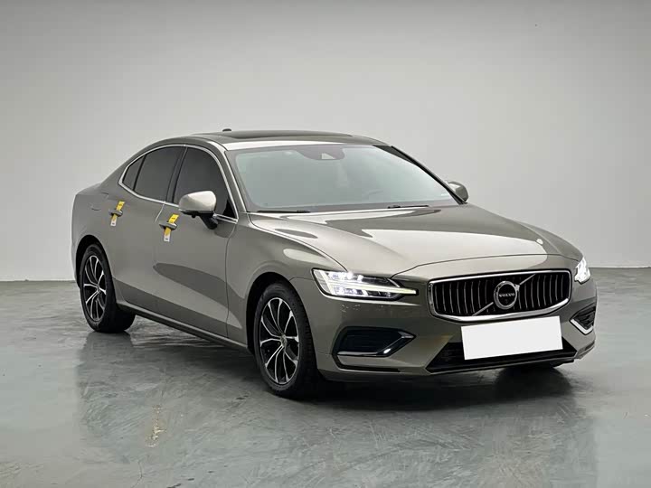 Фото 3 - Volvo S60