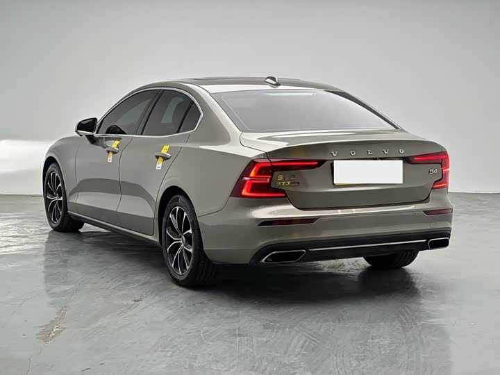 Фото 6 - Volvo S60