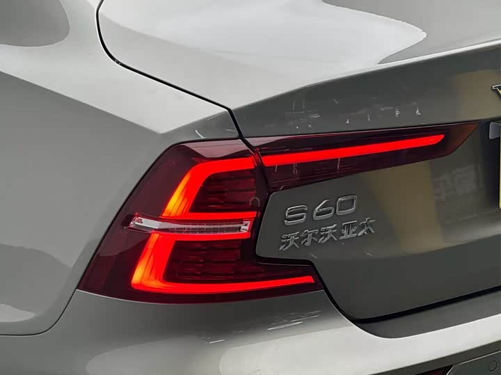 Фото 7 - Volvo S60