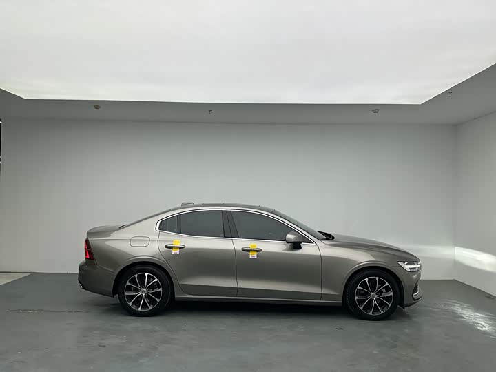 Фото 8 - Volvo S60