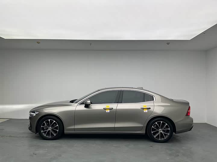 Фото 9 - Volvo S60