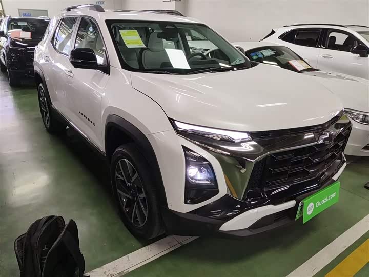 Фото 4 - Chevrolet Equinox Plus