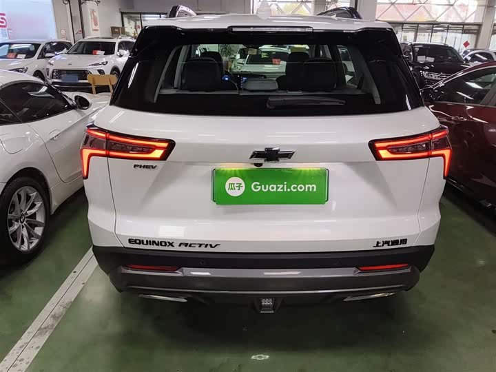 Фото 6 - Chevrolet Equinox Plus