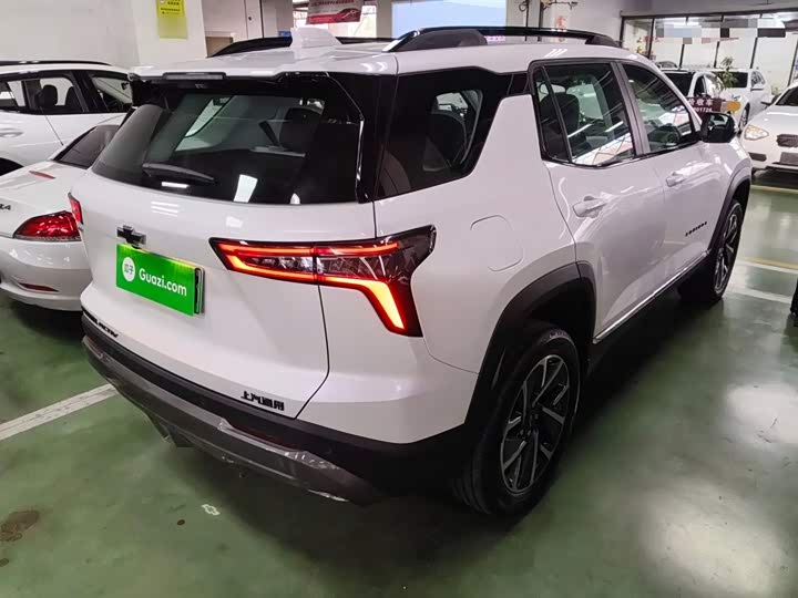 Фото 7 - Chevrolet Equinox Plus