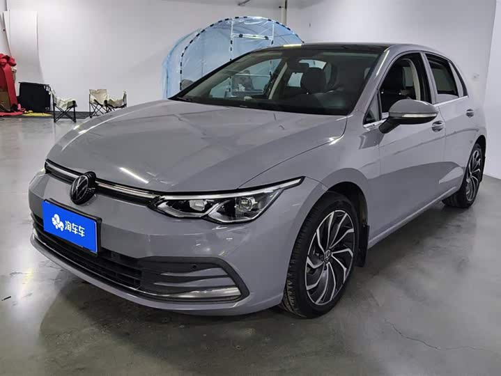 Фото 1 - Volkswagen Golf