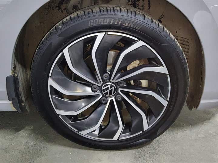 Фото 6 - Volkswagen Golf