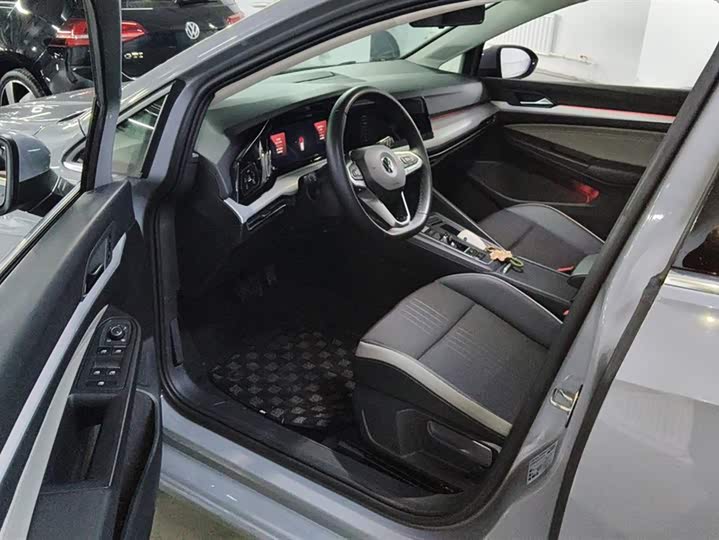 Фото 9 - Volkswagen Golf