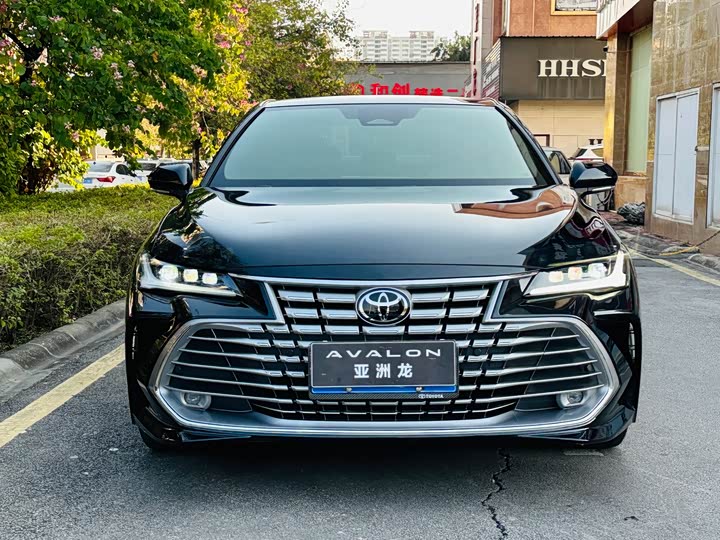 Фото 2 - Toyota Avalon