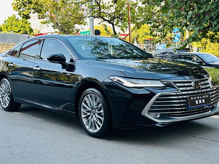 Фото 3 - Toyota Avalon