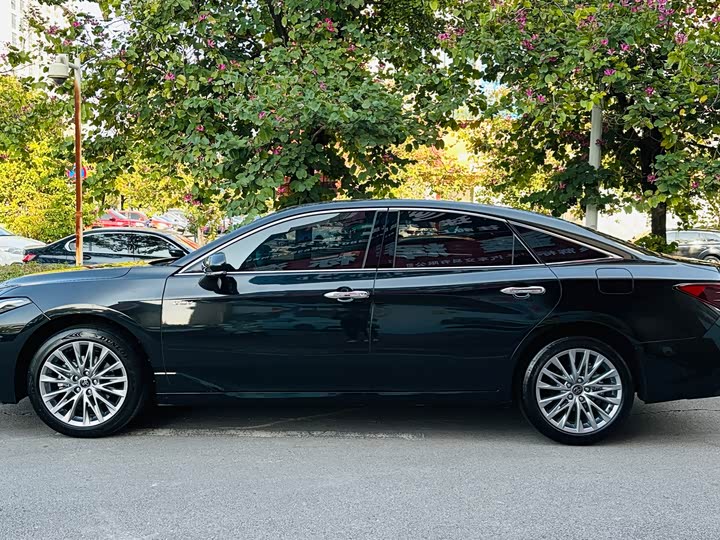 Фото 7 - Toyota Avalon