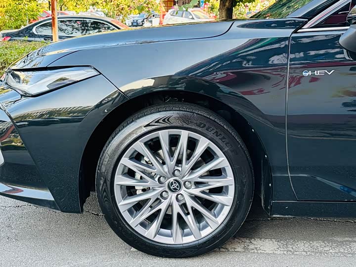 Фото 8 - Toyota Avalon