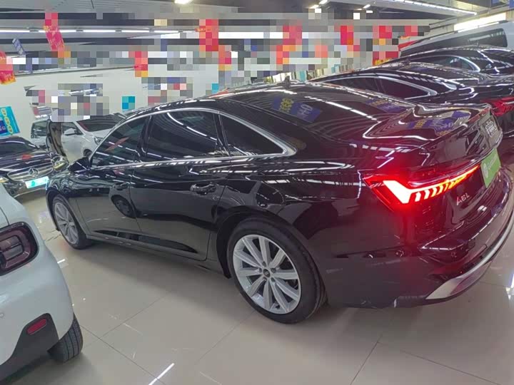 Фото 5 - Audi A6L