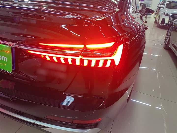 Фото 8 - Audi A6L