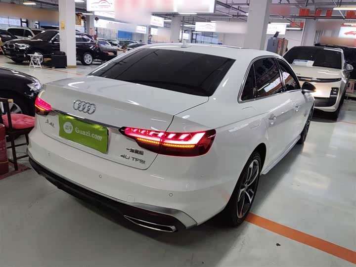 Фото 7 - Audi A4L