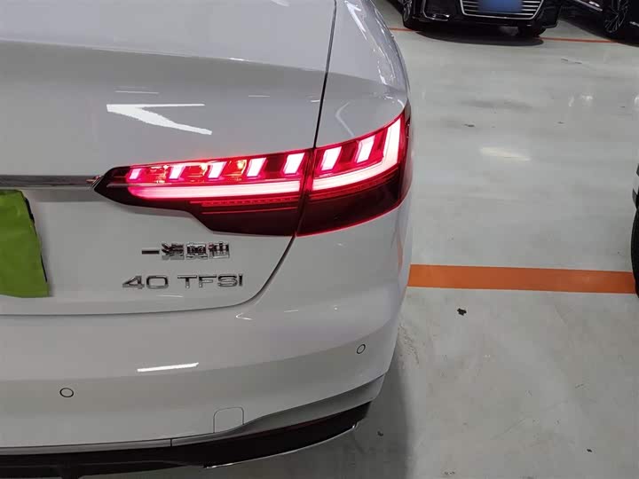 Фото 8 - Audi A4L