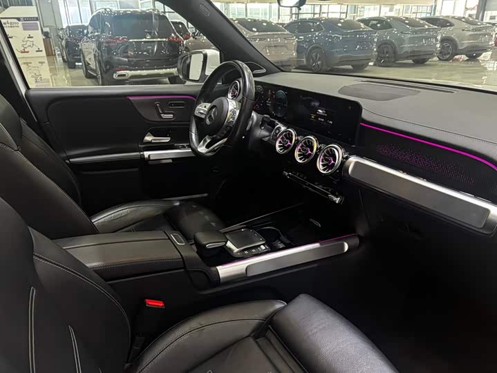 Фото 4 - Mercedes-Benz EQB