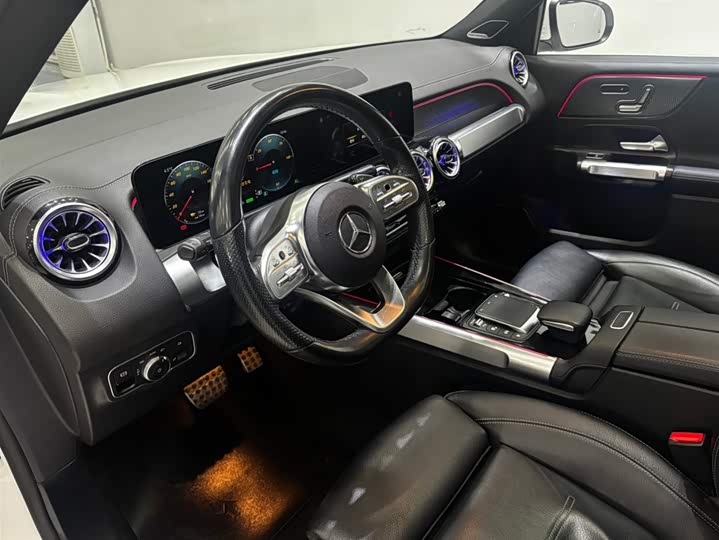 Фото 9 - Mercedes-Benz EQB