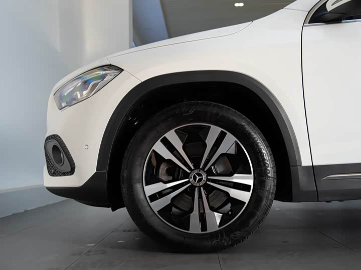 Фото 8 - Mercedes-Benz GLA-Class