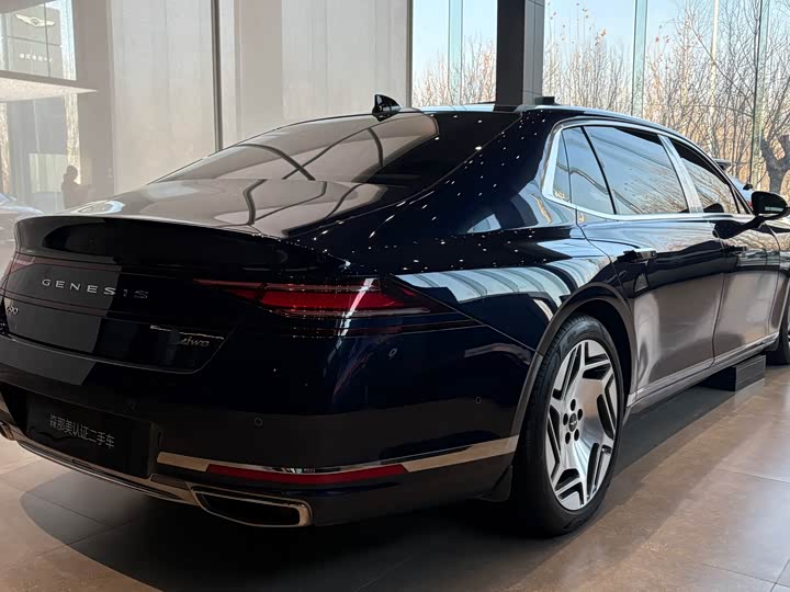 Фото 7 - Genesis G90