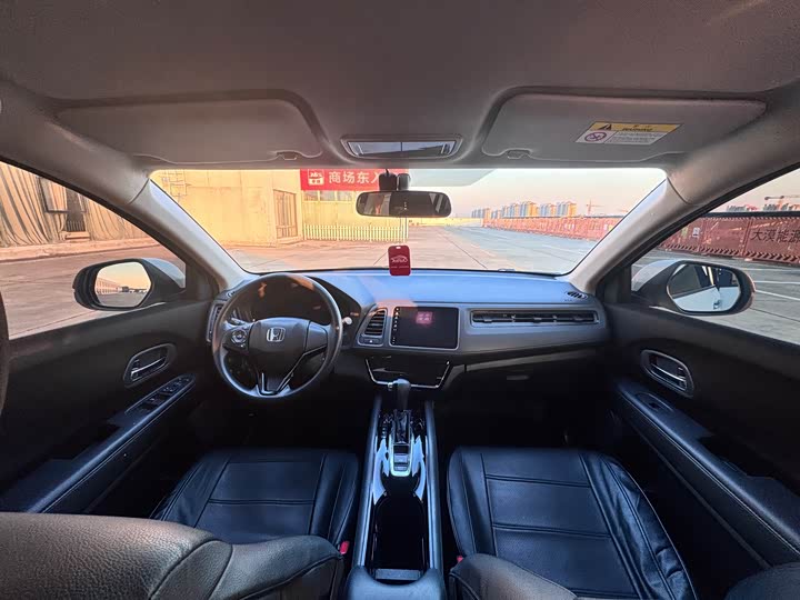 Фото 4 - Honda Vezel
