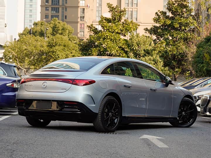 Фото 4 - Mercedes-Benz EQE