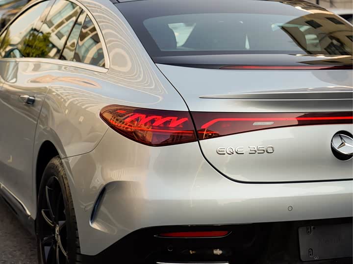 Фото 7 - Mercedes-Benz EQE
