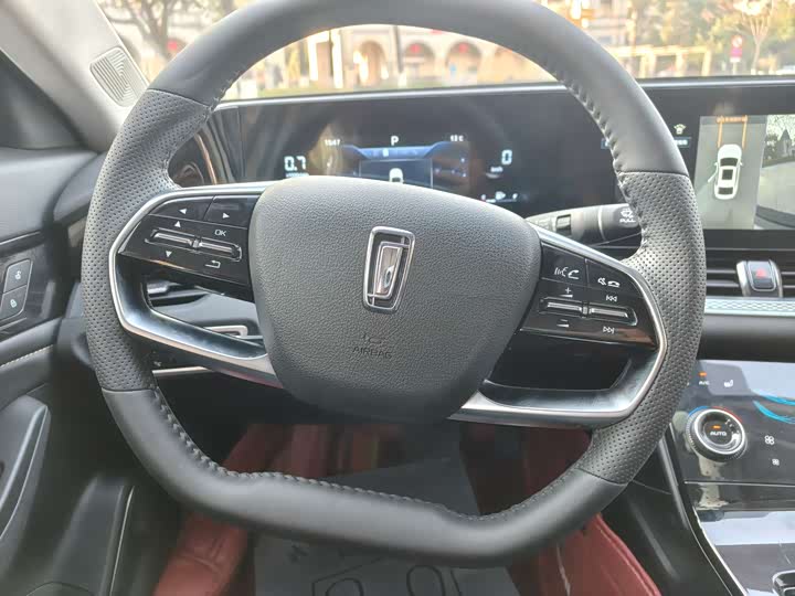 Фото 8 - Bestune B70