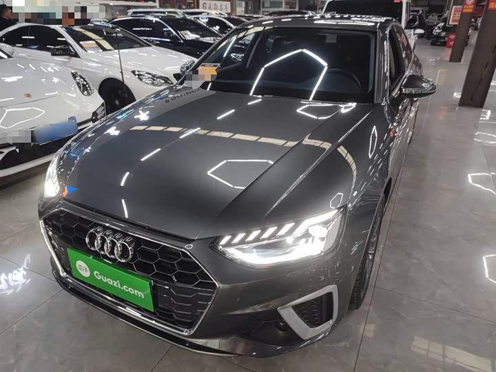 Фото 2 - Audi A4L