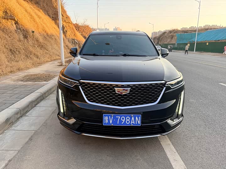 Фото 2 - Cadillac XT6
