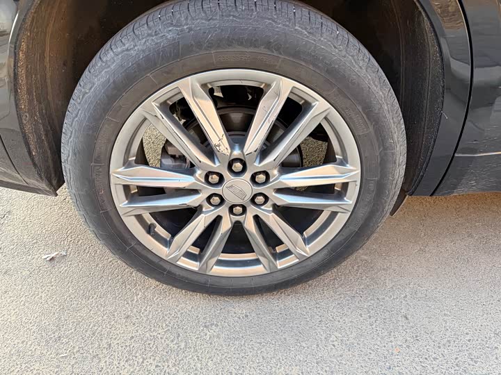 Фото 7 - Cadillac XT6