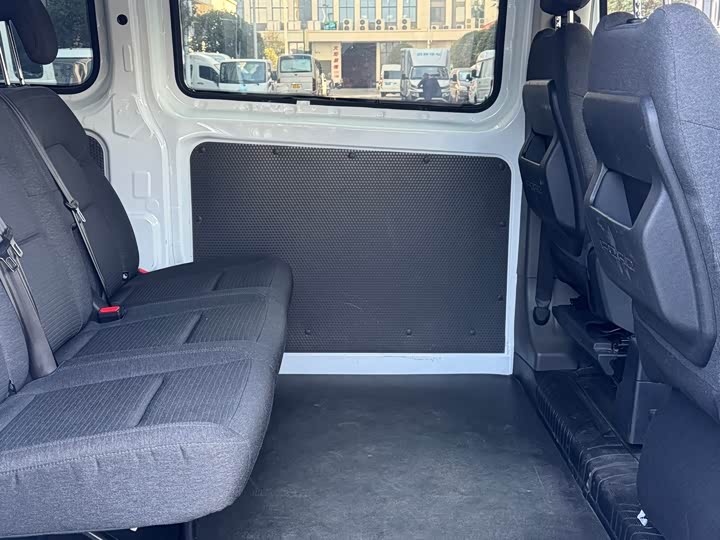 Фото 8 - Ford Transit