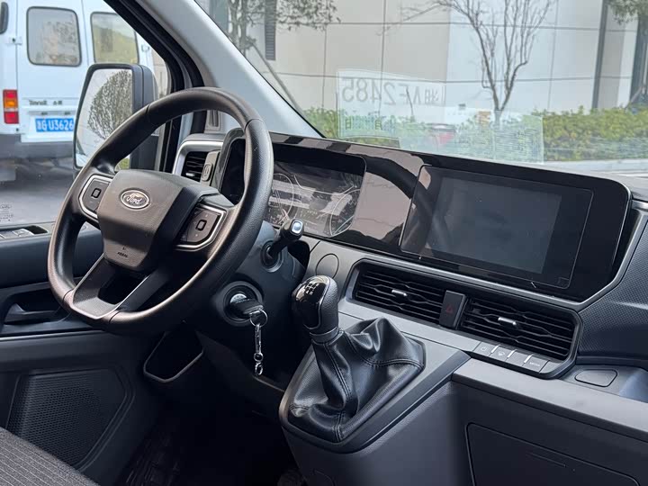 Фото 9 - Ford Transit