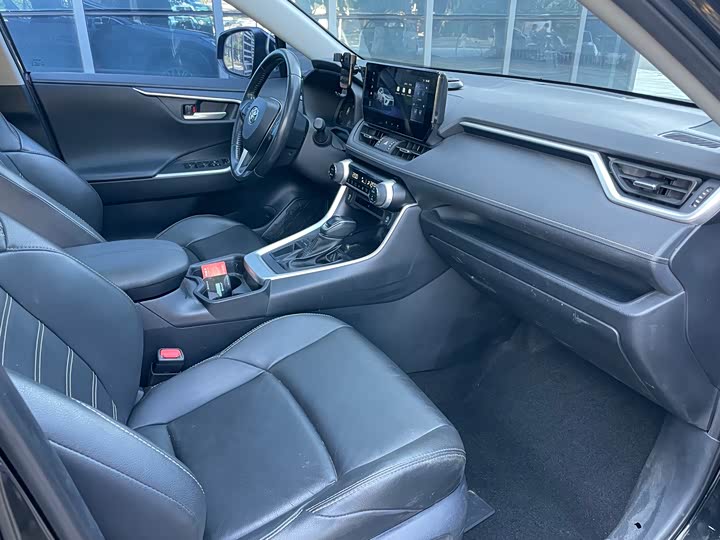 Фото 6 - Toyota Wildlander