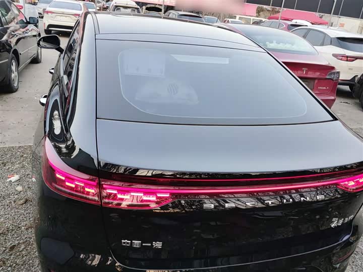 Фото 6 - Bestune B70