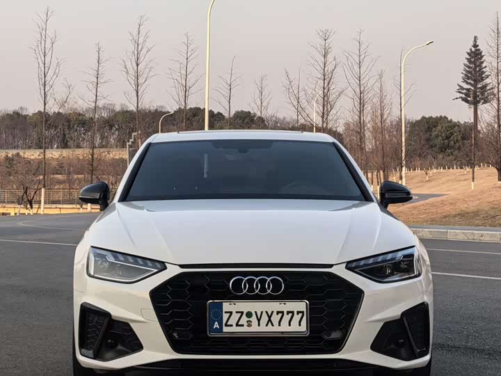 Фото 2 - Audi A4L