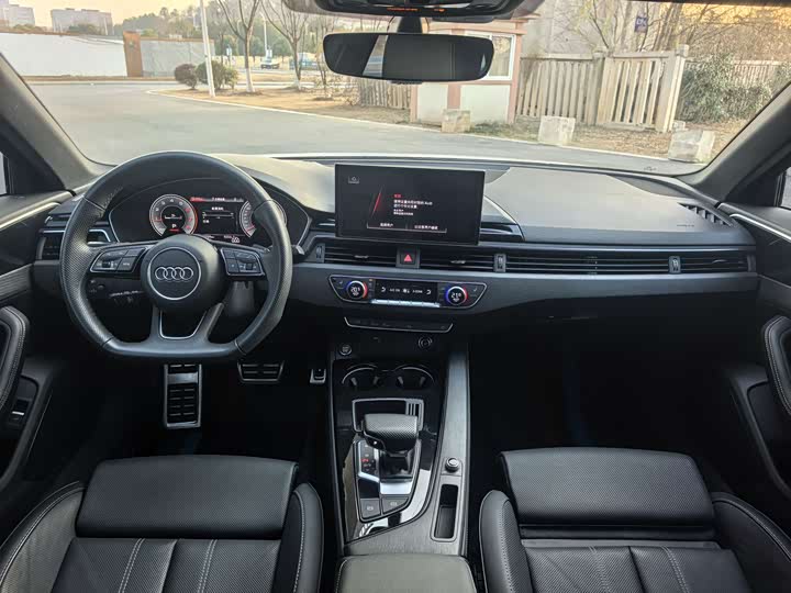 Фото 6 - Audi A4L