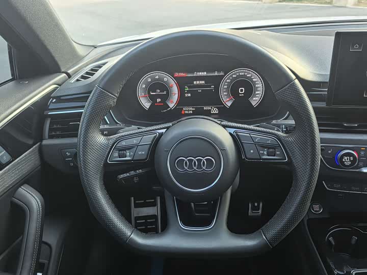 Фото 7 - Audi A4L