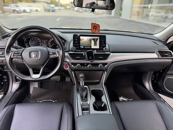 Фото 3 - Honda Accord