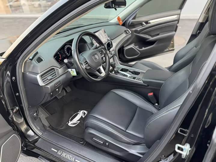 Фото 5 - Honda Accord