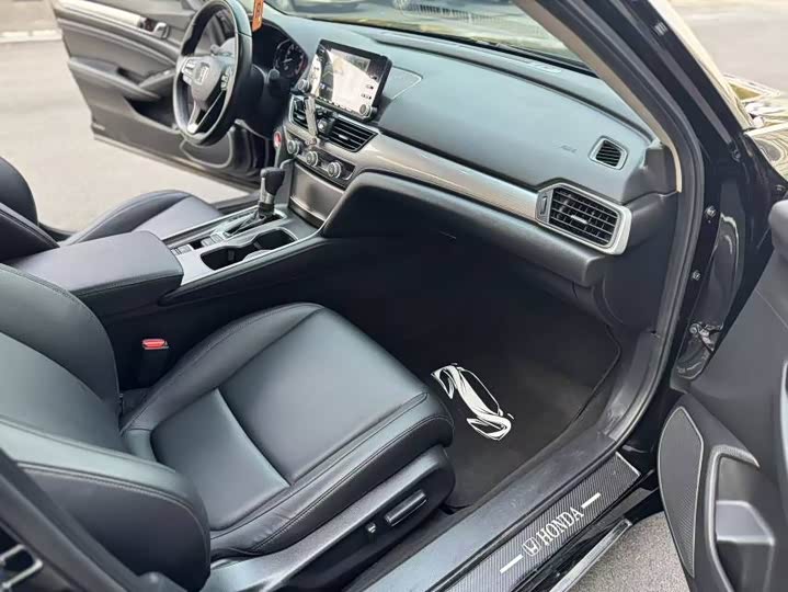 Фото 7 - Honda Accord