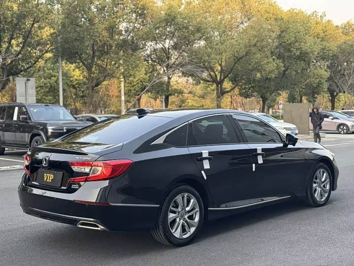 Фото 9 - Honda Accord