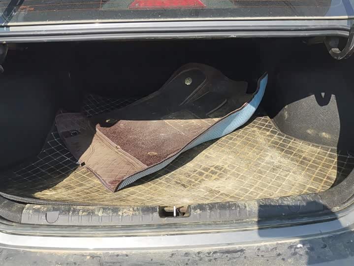 Фото 4 - Geely Emgrand