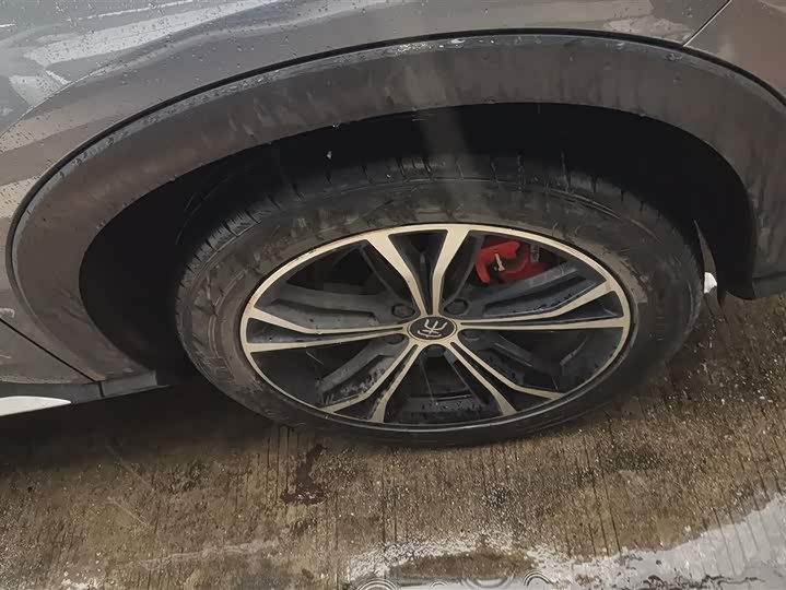 Фото 6 - BYD Song Plus