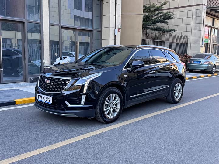 Фото 1 - Cadillac XT5